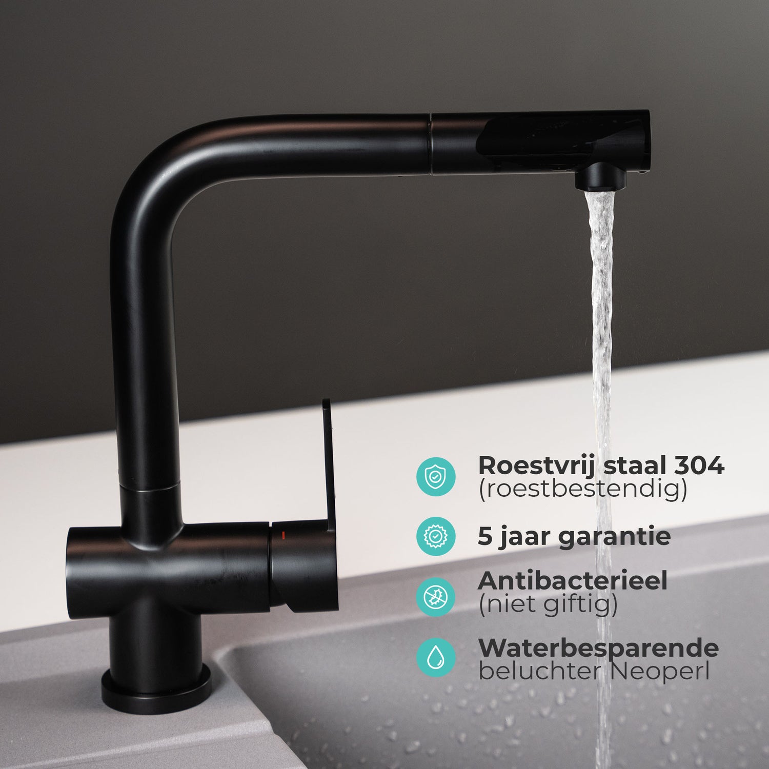 Black kitchen tap Mizzo Avori. Pull out spray